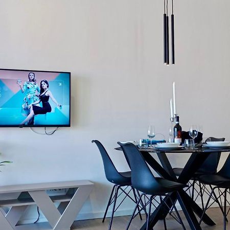 غييكا Aparthotel Villa V With Heated Pool المظهر الخارجي الصورة