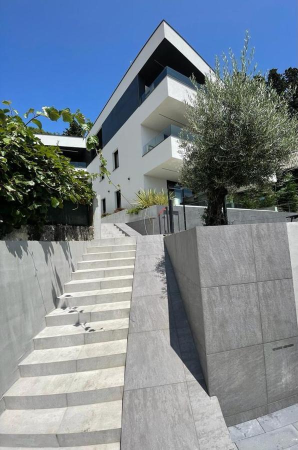 غييكا Aparthotel Villa V With Heated Pool المظهر الخارجي الصورة