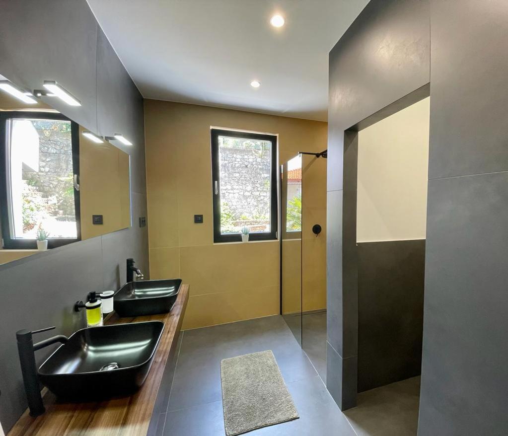 غييكا Aparthotel Villa V With Heated Pool المظهر الخارجي الصورة